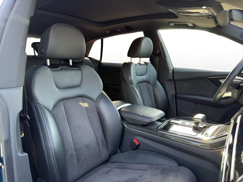Audi Q8 S line – image 4 of 23