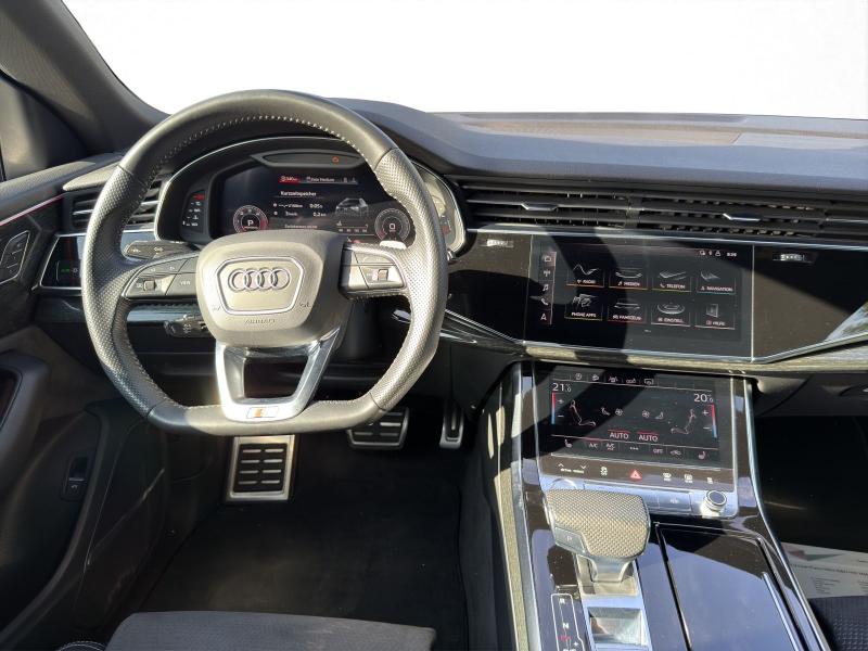 Audi Q8 S line – image 5 of 23