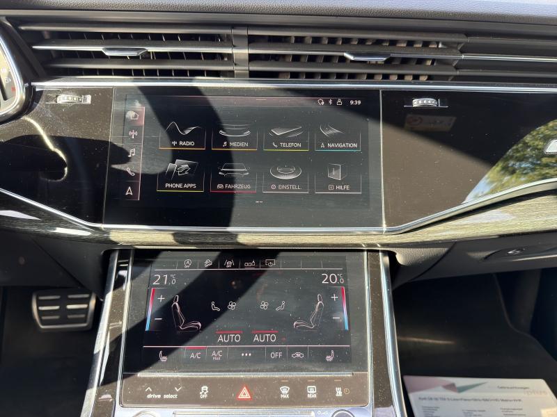 Audi Q8 S line – image 6 of 23
