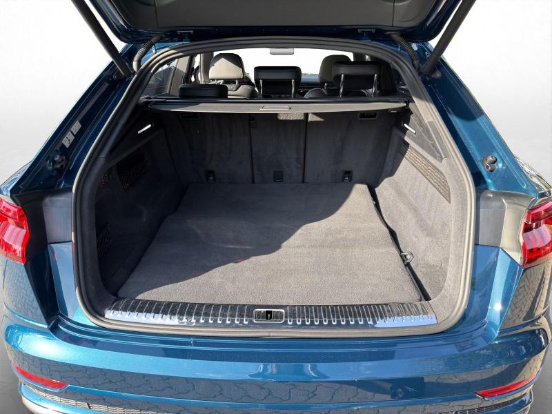 Audi Q8 S line – image 11 of 23