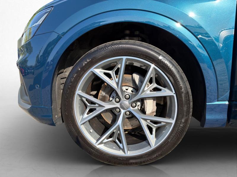 Audi Q8 S line – image 13 of 23