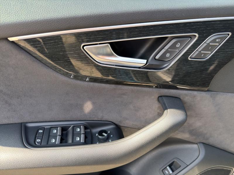 Audi Q8 S line – image 20 of 23