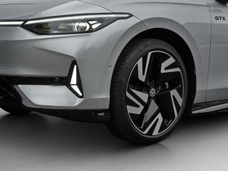 Volkswagen ID.7 Tourer GTX – image 13 of 24