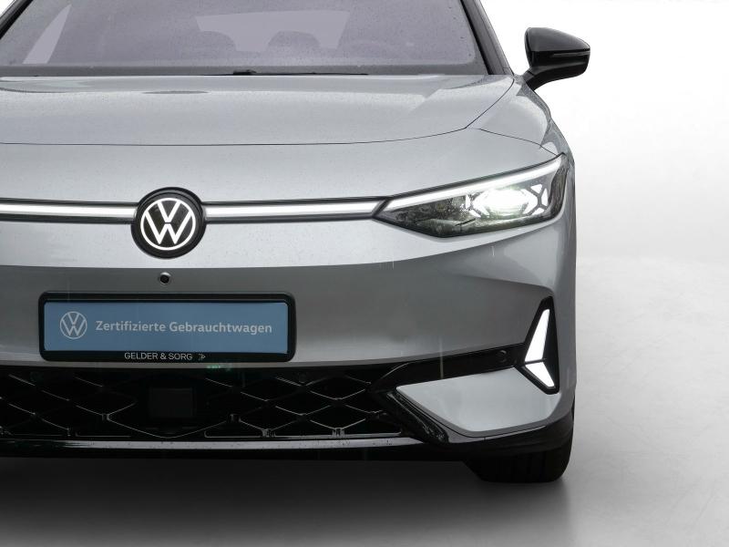 Volkswagen ID.7 Tourer GTX – image 12 of 24
