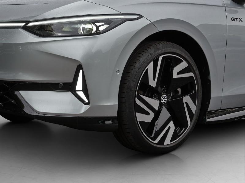 Volkswagen ID.7 Tourer GTX – image 13 of 24