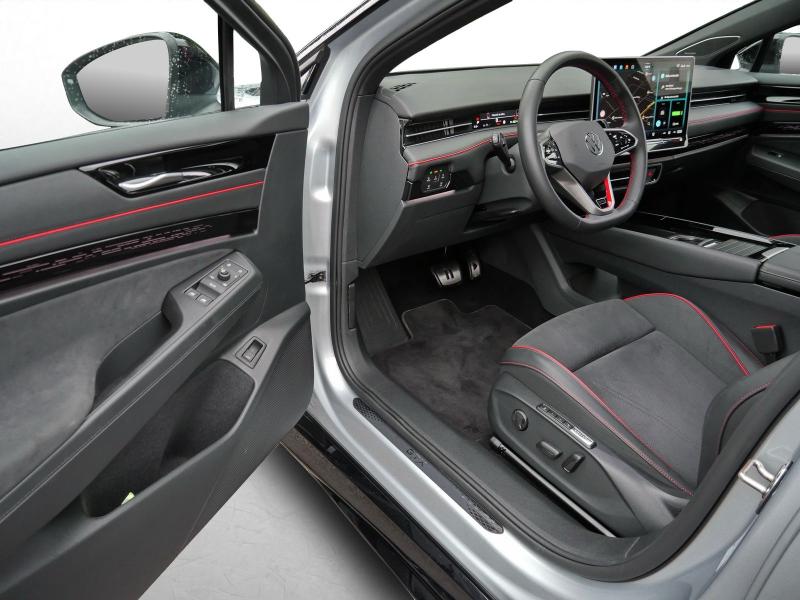 Volkswagen ID.7 Tourer GTX – image 14 of 24