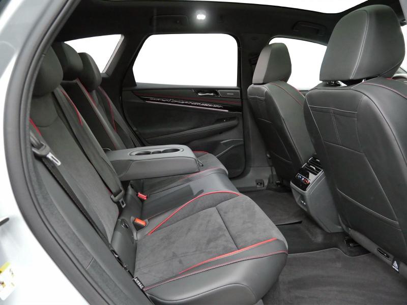 Volkswagen ID.7 Tourer GTX – image 16 of 24