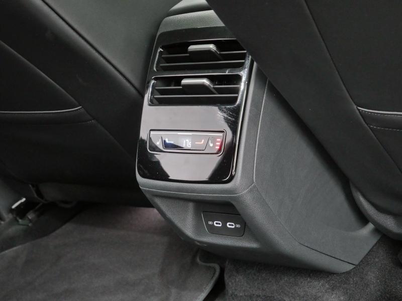 Volkswagen ID.7 Tourer GTX – image 17 of 24
