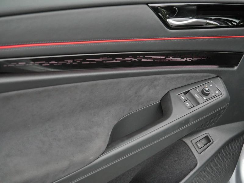 Volkswagen ID.7 Tourer GTX – image 21 of 24