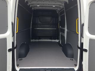Volkswagen Crafter – image 9 of 16