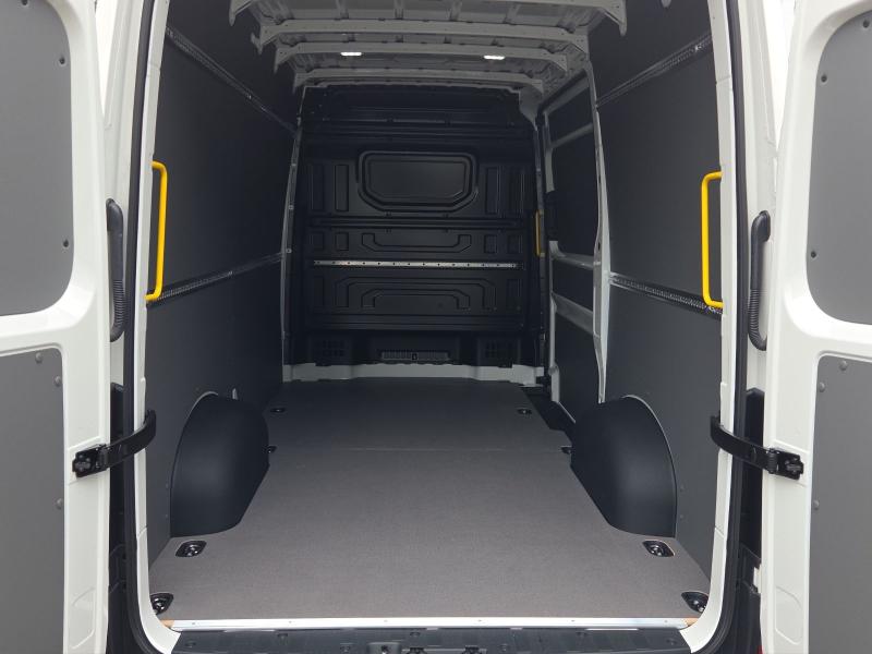 Volkswagen Crafter – image 9 of 16