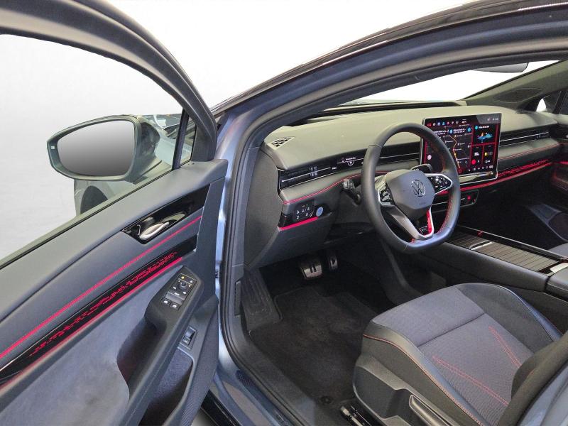 Volkswagen ID.7 GTX – image 13 of 19