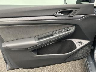Volkswagen Golf GTE – image 15 of 17
