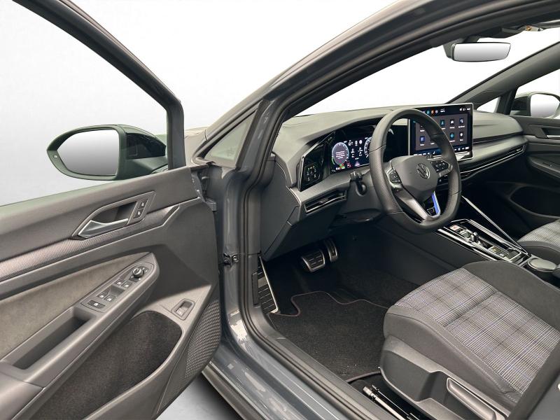 Volkswagen Golf GTE – image 14 of 17