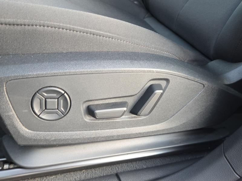 Audi Q3 advanced – image 21 of 25