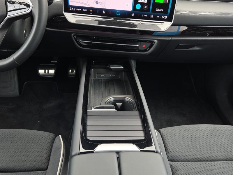 Volkswagen ID.7 Pro S – image 7 of 17