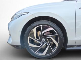 Volkswagen ID.7 GTX – image 13 of 24