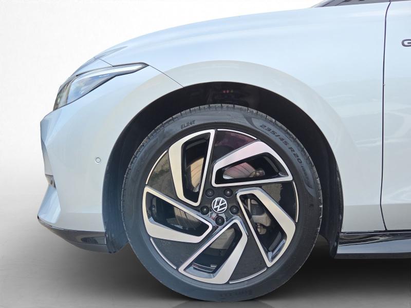 Volkswagen ID.7 GTX – image 13 of 24