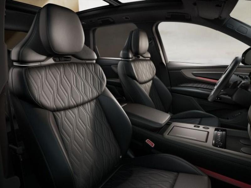 Audi Q7 S line – image 8 of 10