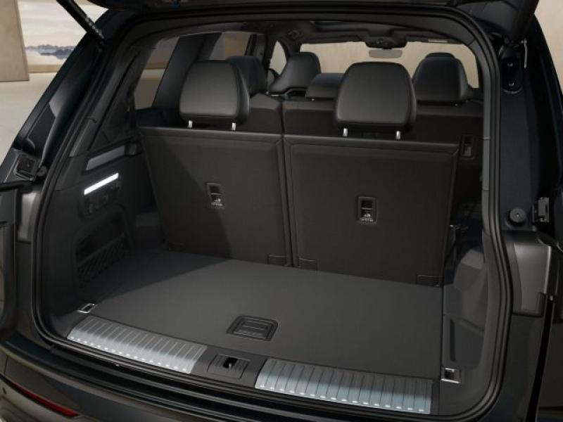 Audi Q7 S line – image 10 of 10