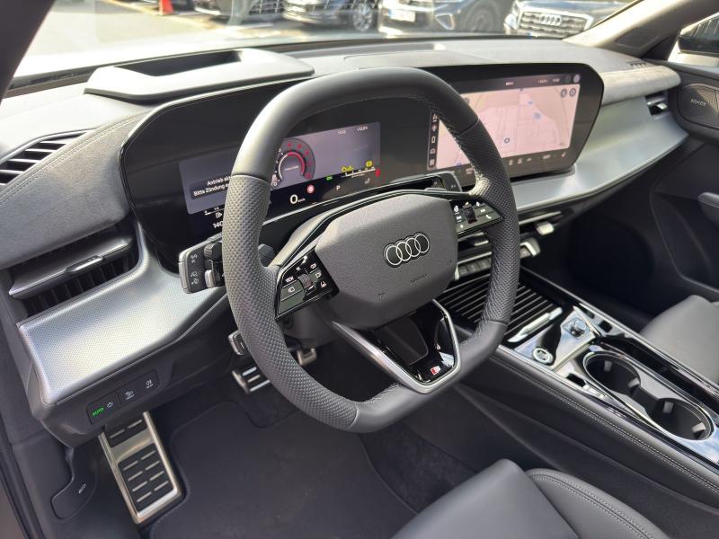 Audi Q3 Sportback S line – image 14 of 21