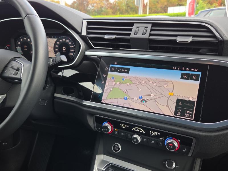 Audi Q3 Sportback S line – image 7 of 18