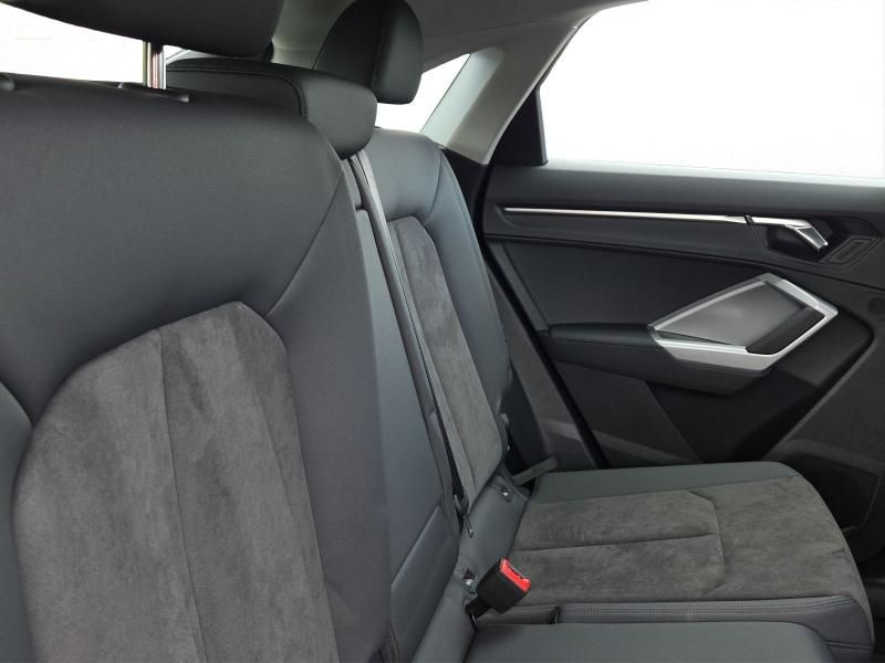 Audi Q3 Sportback S line – image 16 of 18