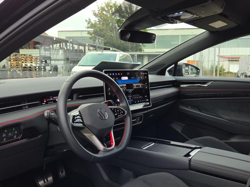 Volkswagen ID.7 GTX – image 17 of 25