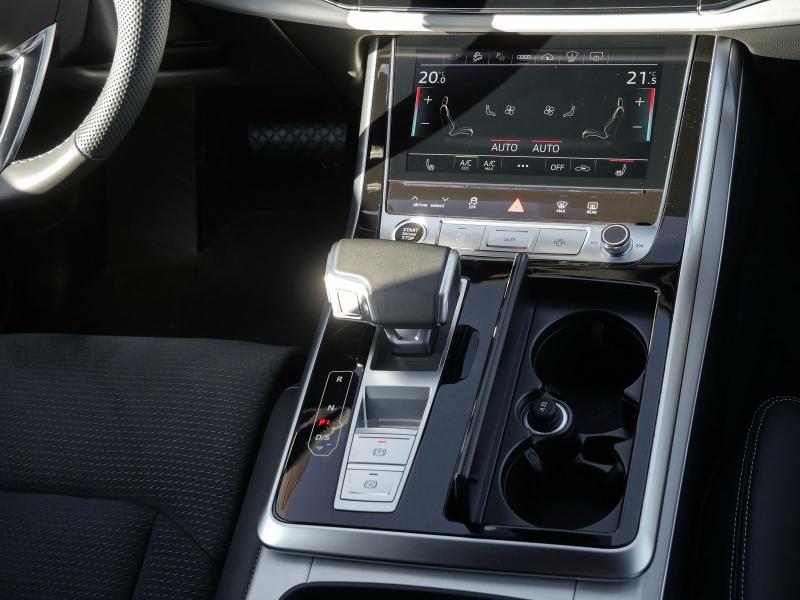 Audi Q7 S line – image 7 of 24