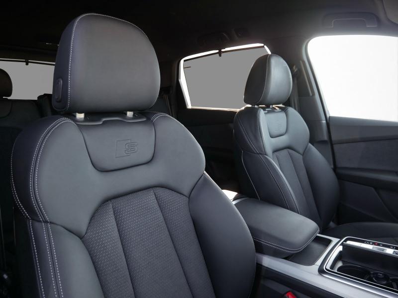 Audi Q7 S line – image 10 of 24