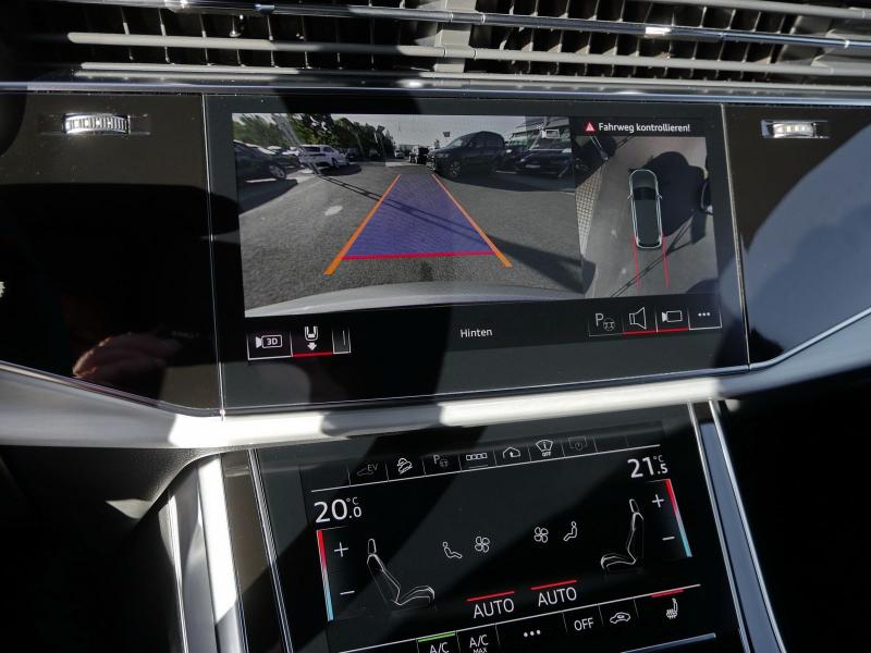 Audi Q7 S line – image 15 of 24