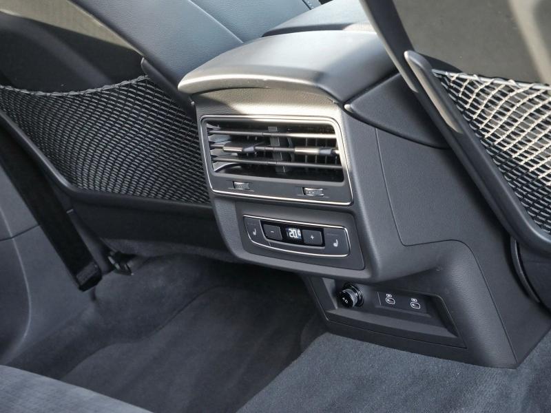 Audi Q7 S line – image 17 of 24