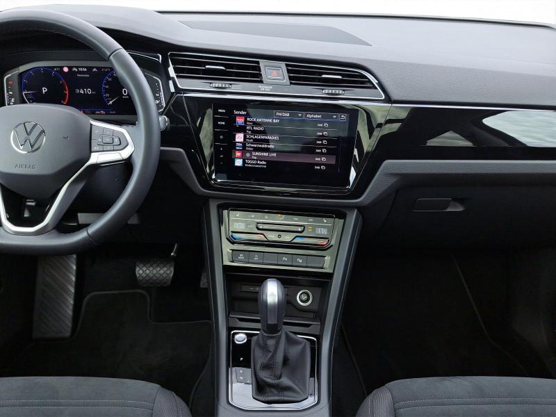 Volkswagen Touran Highline – image 6 of 24