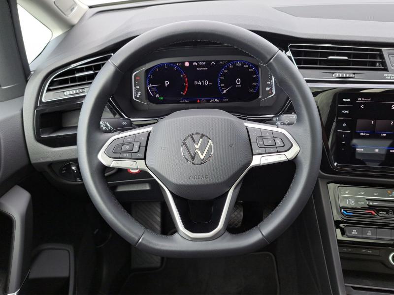 Volkswagen Touran Highline – image 8 of 24