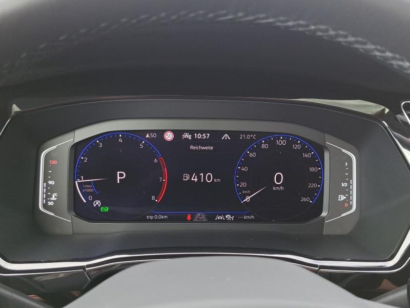 Volkswagen Touran Highline – image 9 of 24