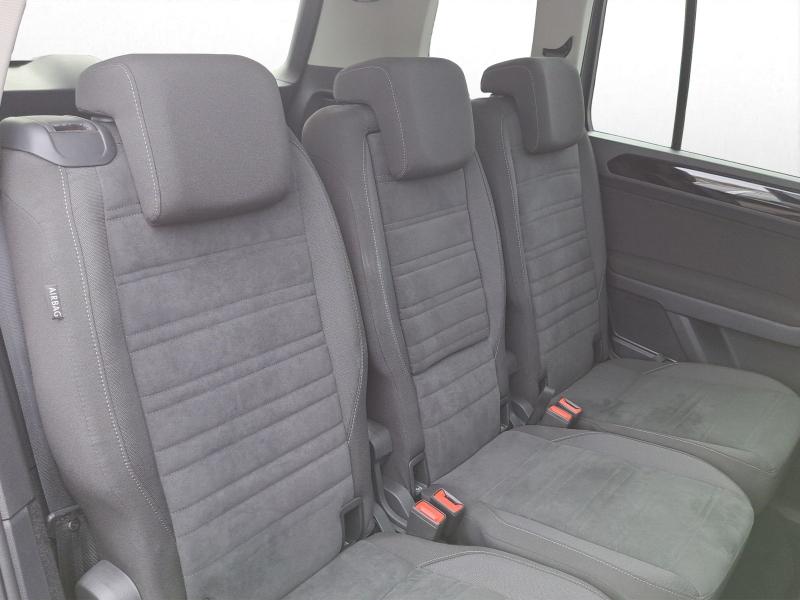 Volkswagen Touran Highline – image 16 of 24