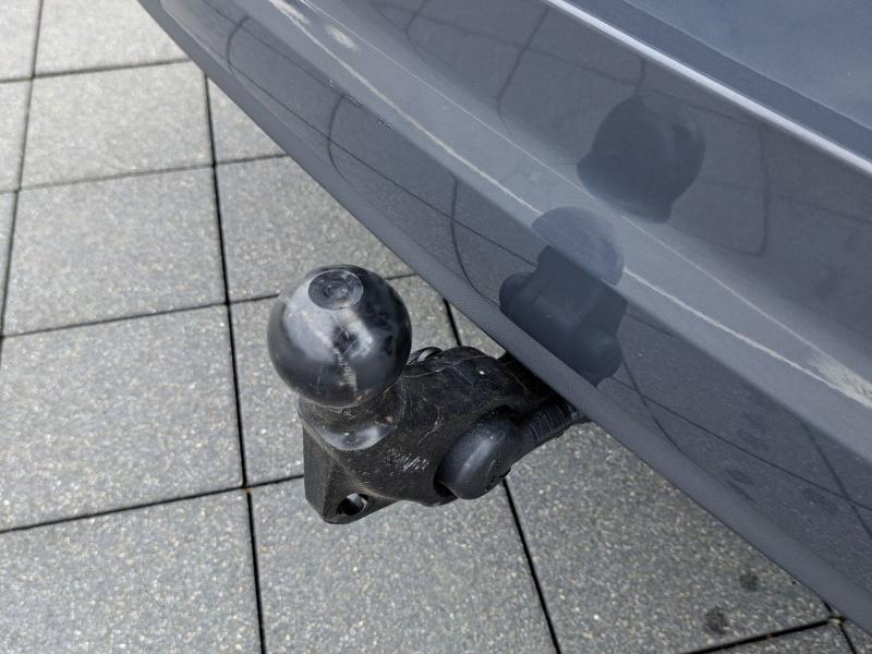 Volkswagen Touran Highline – image 19 of 24