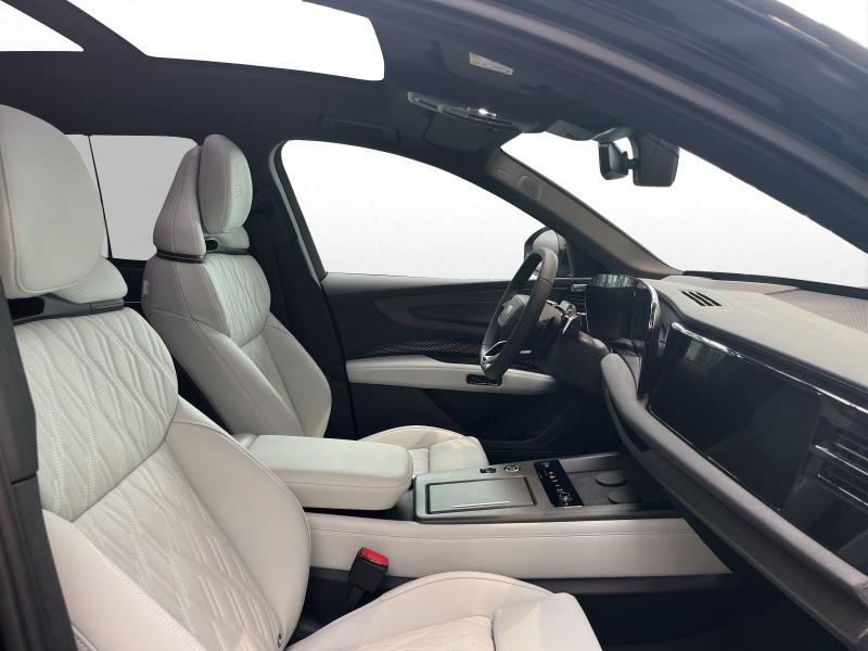 Audi Q7 S line – image 3 of 14