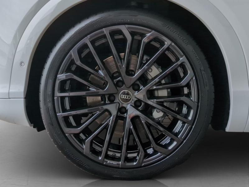 Audi Q7 S line – image 12 of 24