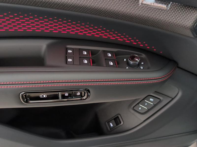 Audi Q7 S line – image 14 of 24