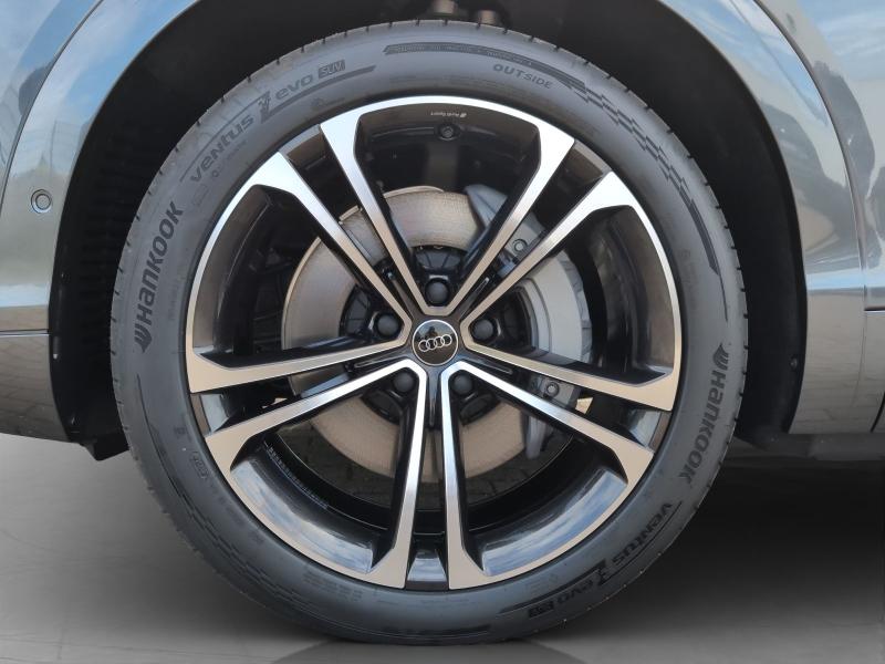 Audi Q7 S line – image 13 of 24