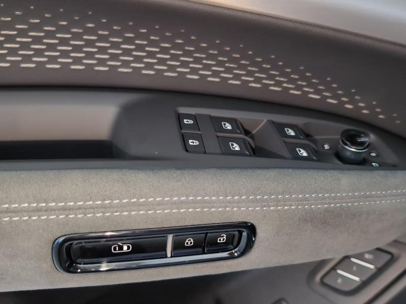 Audi Q7 S line – image 15 of 24