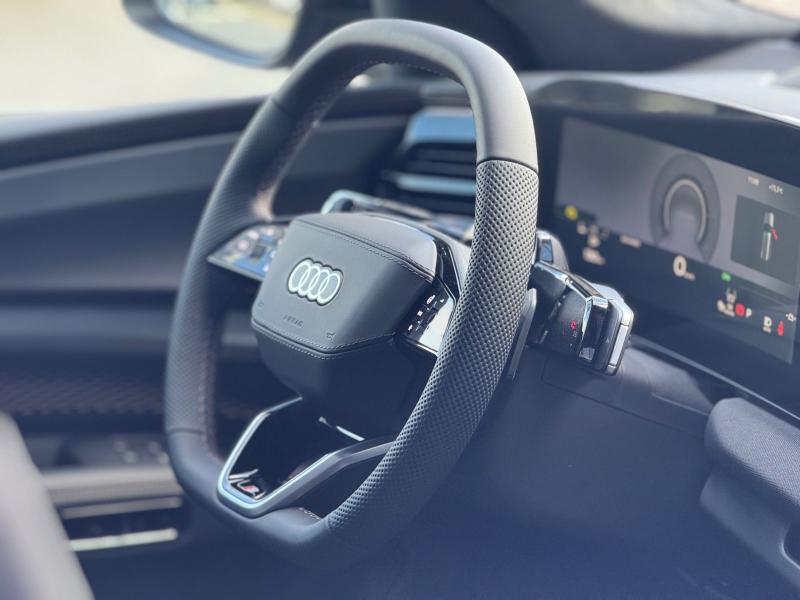 Audi Q7 S line – image 12 of 19