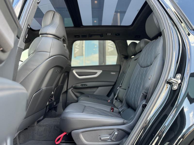 Audi Q7 S line – image 16 of 19
