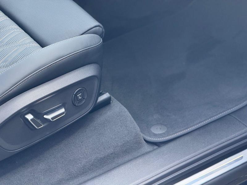 Audi Q7 S line – image 18 of 19