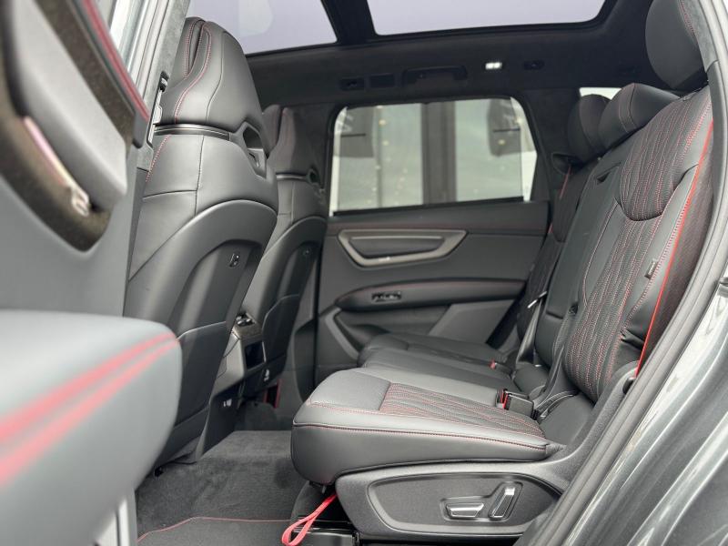Audi Q7 S line – image 16 of 20