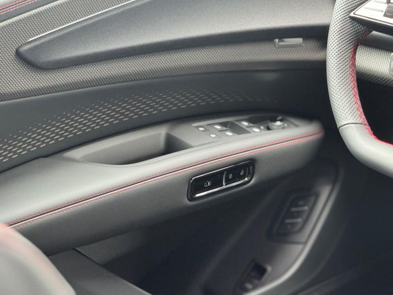 Audi Q7 S line – image 18 of 20