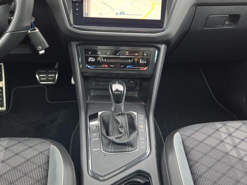 Volkswagen Tiguan R-Line – image 7 of 16