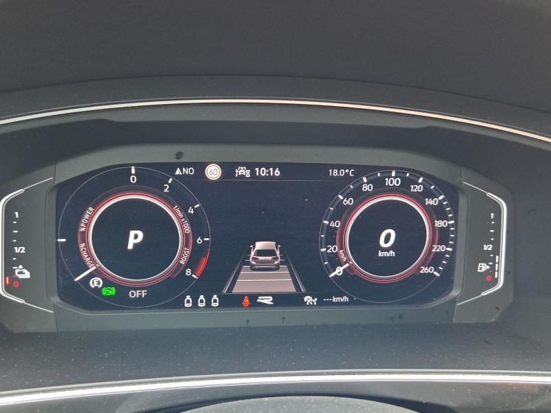 Volkswagen Tiguan R-Line – image 9 of 16