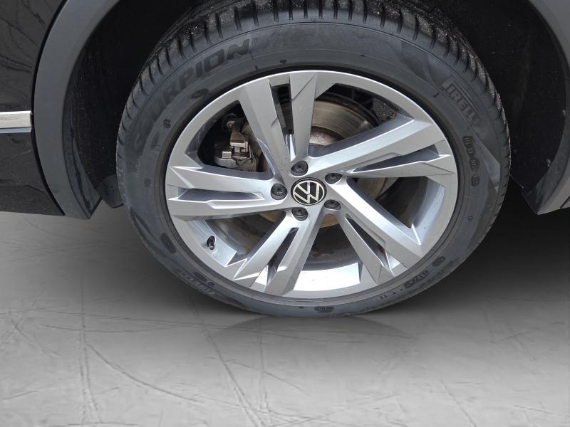 Volkswagen Tiguan R-Line – image 13 of 16
